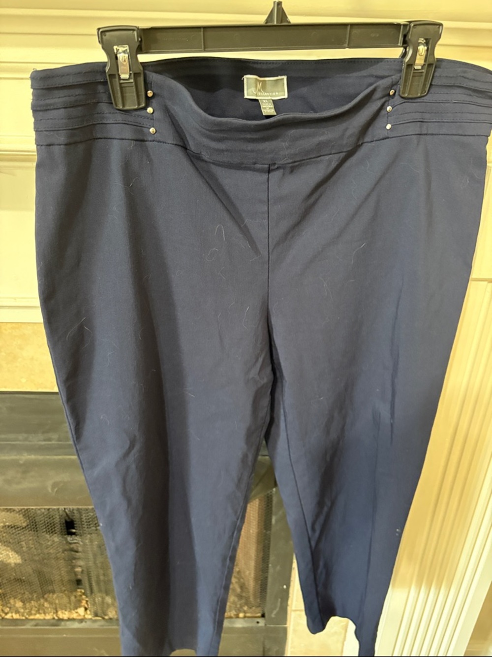 JM Collection Navy Capri Pants